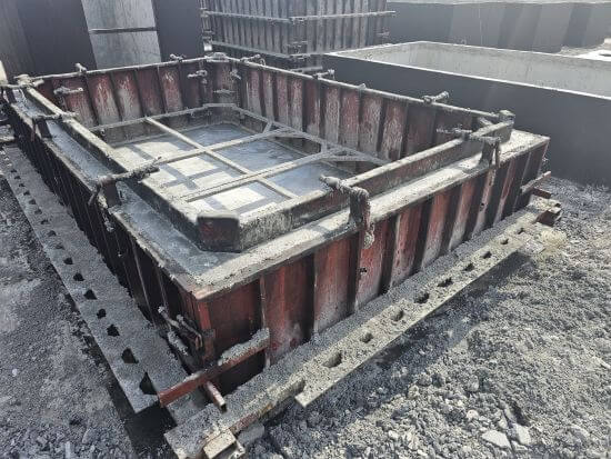 Zbiorniki betonowe Stąporków w procesie produkcji